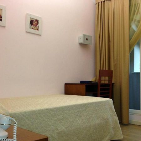 Grand Hotel Regina Salsomaggiore سالسوماجّوري تيرمي الغرفة الصورة