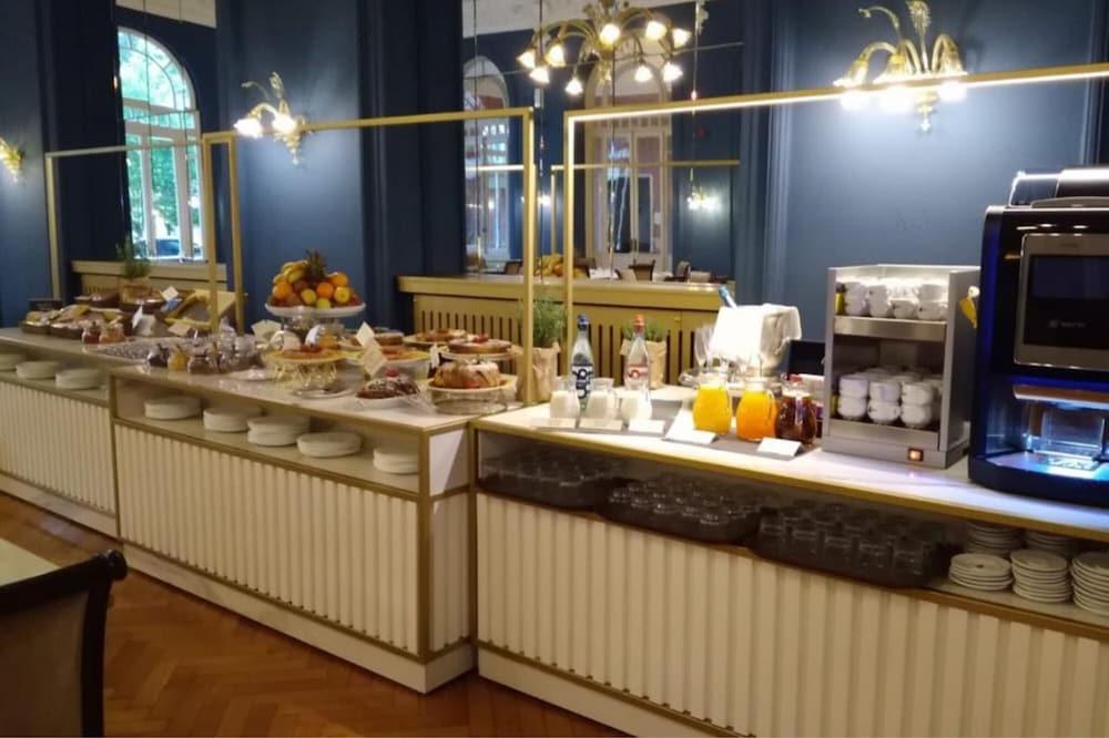 Grand Hotel Regina Salsomaggiore سالسوماجّوري تيرمي المظهر الخارجي الصورة