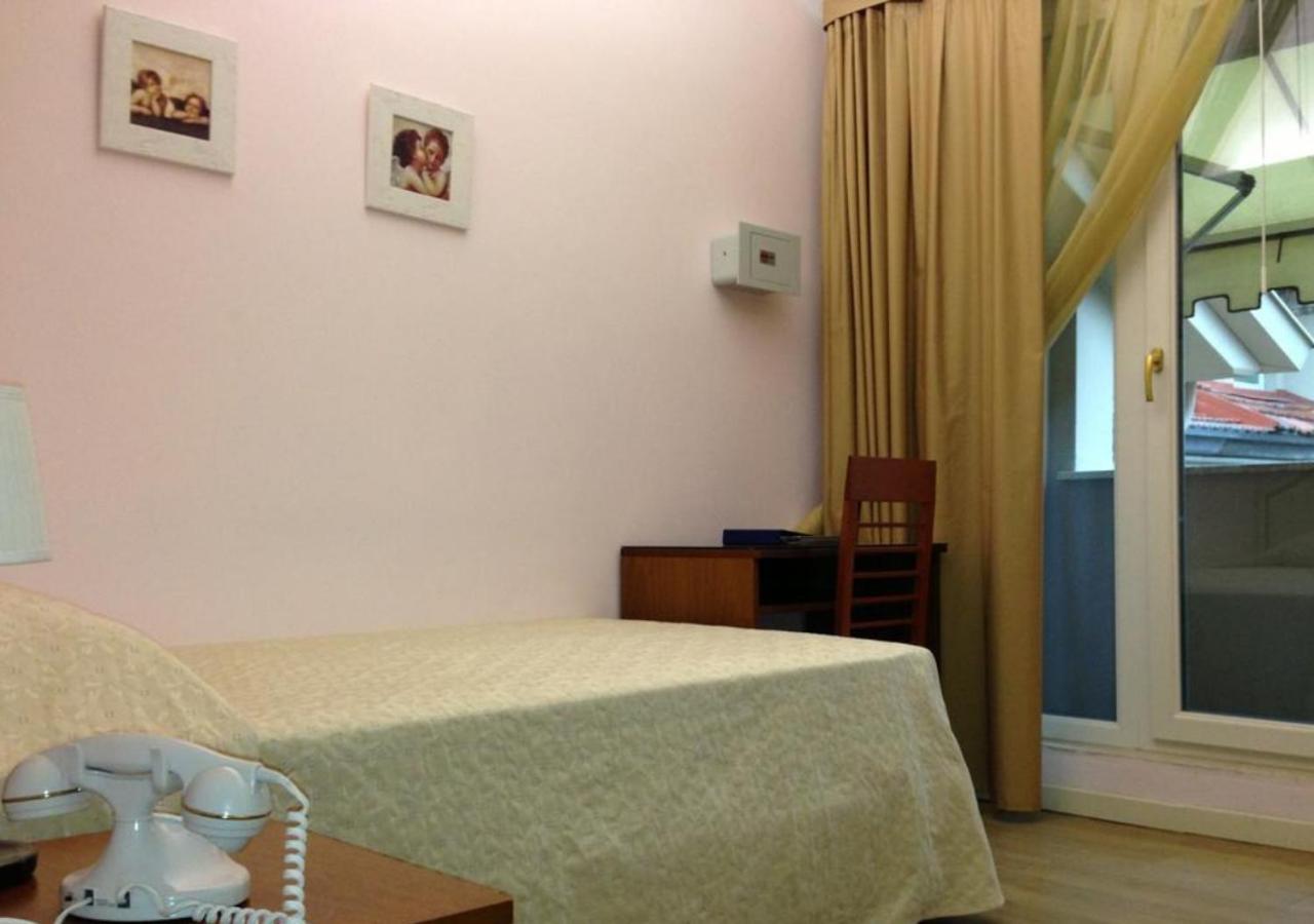 Grand Hotel Regina Salsomaggiore سالسوماجّوري تيرمي الغرفة الصورة